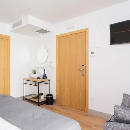 ゲストハウス Arroka 3*